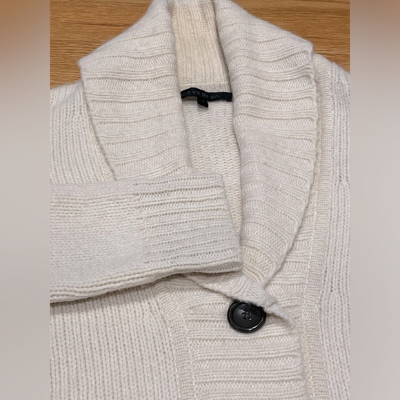 100% pure virgin wool cream cardigan, Size Medium - Picture 5 of 8